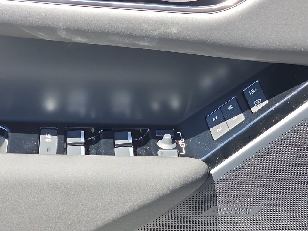 New 2026 Land Rover Range Rover Velar S AWD/4WD image 28