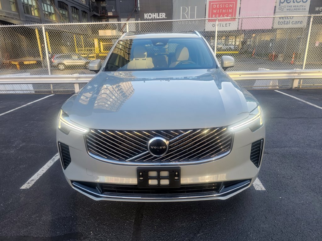 Certified 2025 Volvo XC90 B5 Core AWD/4WD image 29