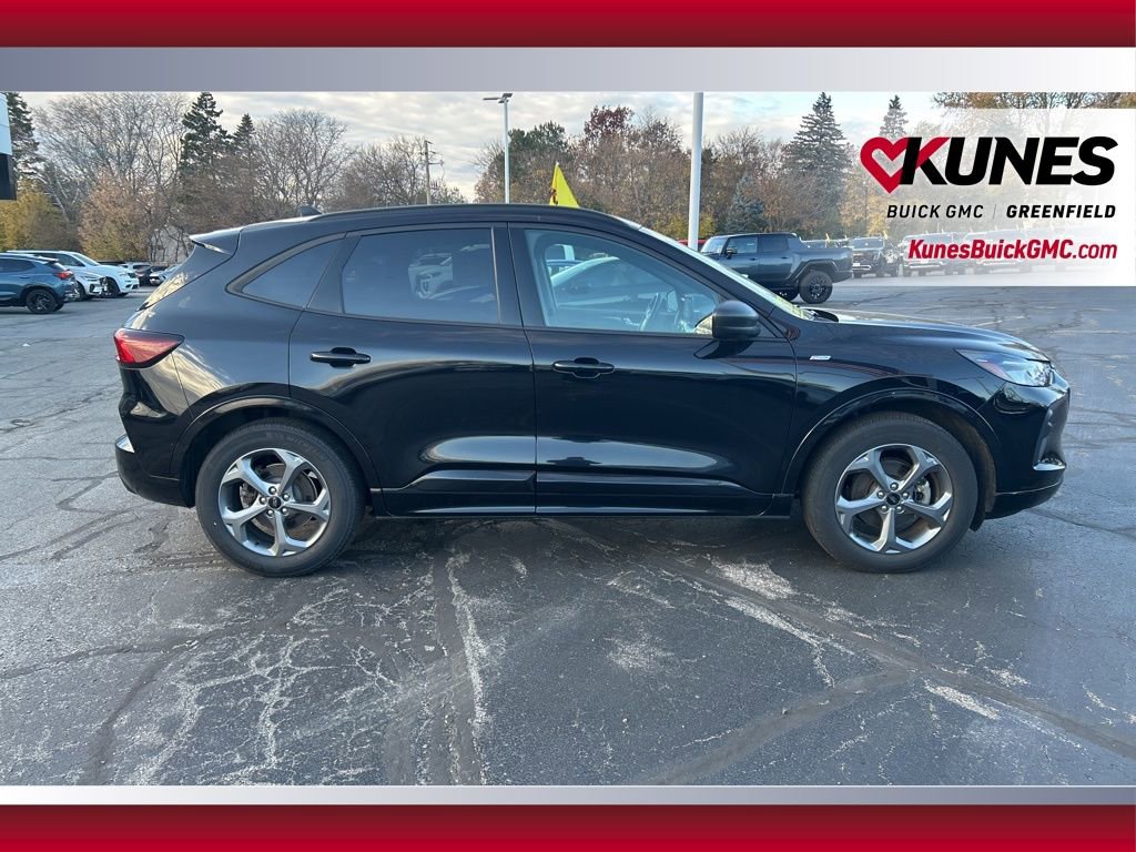 Used 2024 Ford Escape ST-Line image 4