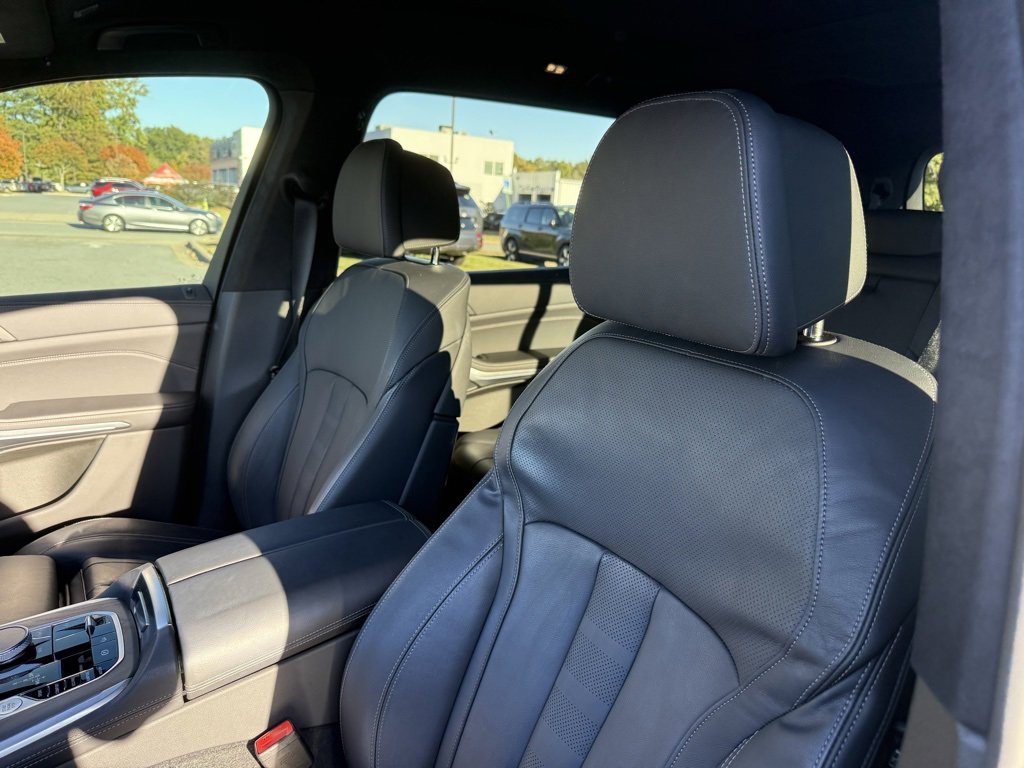 Used 2022 BMW X7 xDrive40i w/ M Sport Package image 38