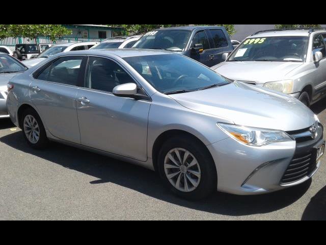 Used 2015 Toyota Camry LE image 1