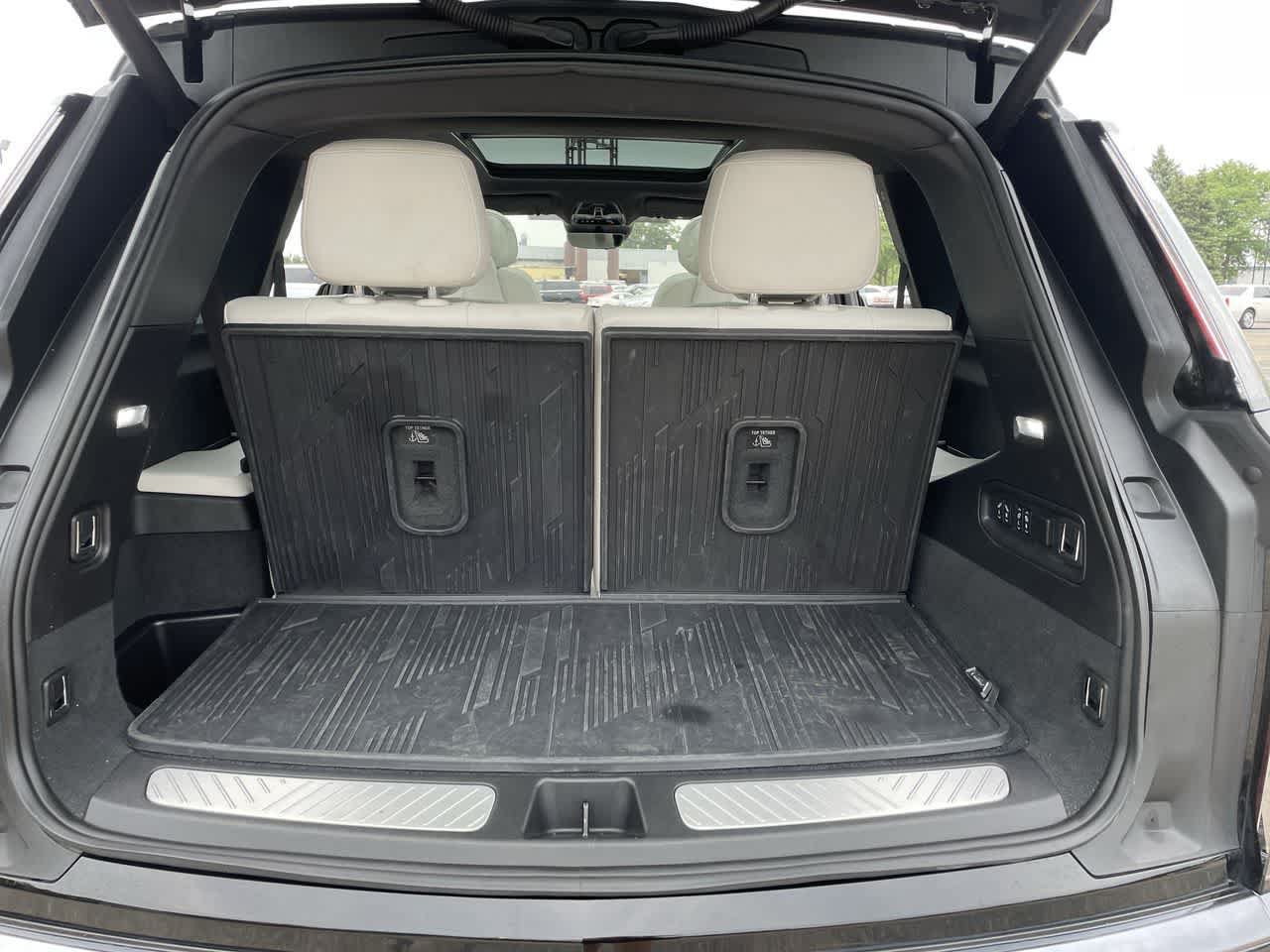 Certified 2026 Cadillac Vistiq Sport w/ LPO, Floor Liner Package AWD/4WD image 17