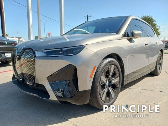 New 2023 BMW iX xDrive50 w/ Premium Package image 3