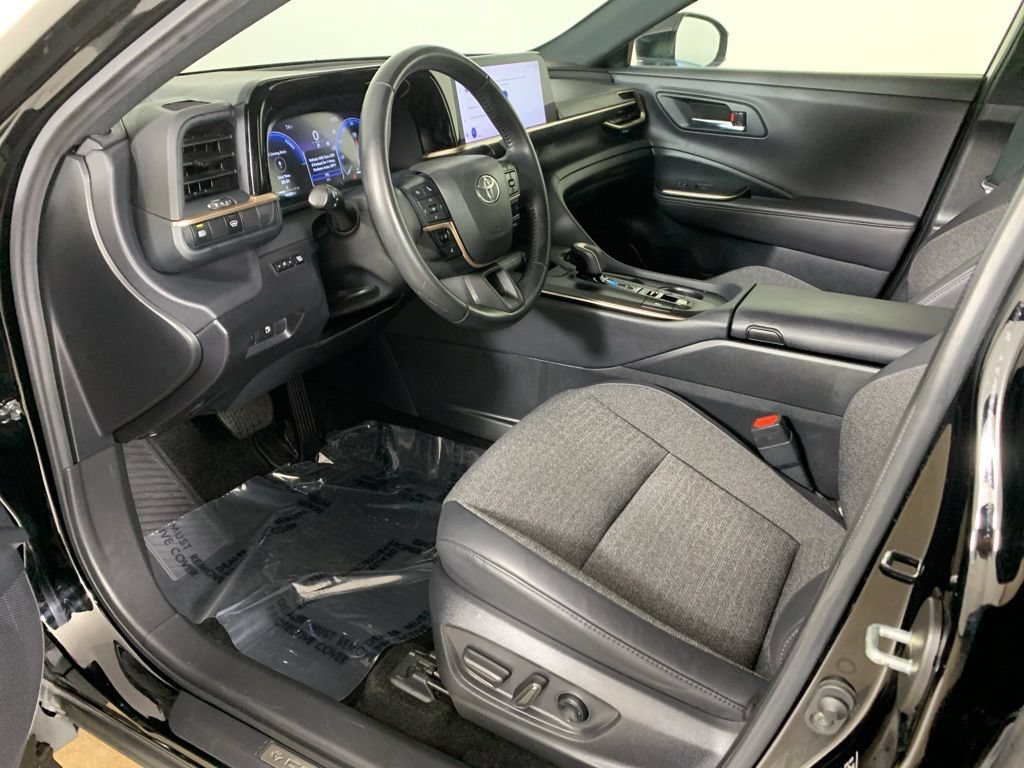Used 2023 Toyota Crown AWD/4WD image 28