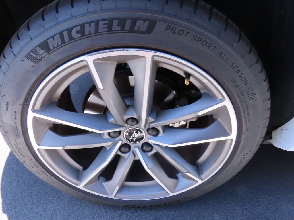 Used 2021 Audi Q3 2.0T Premium w/ Convenience Package AWD/4WD image 17