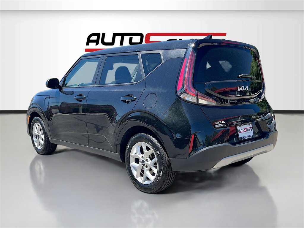 Used 2023 Kia Soul LX w/ LX Technology Package image 5