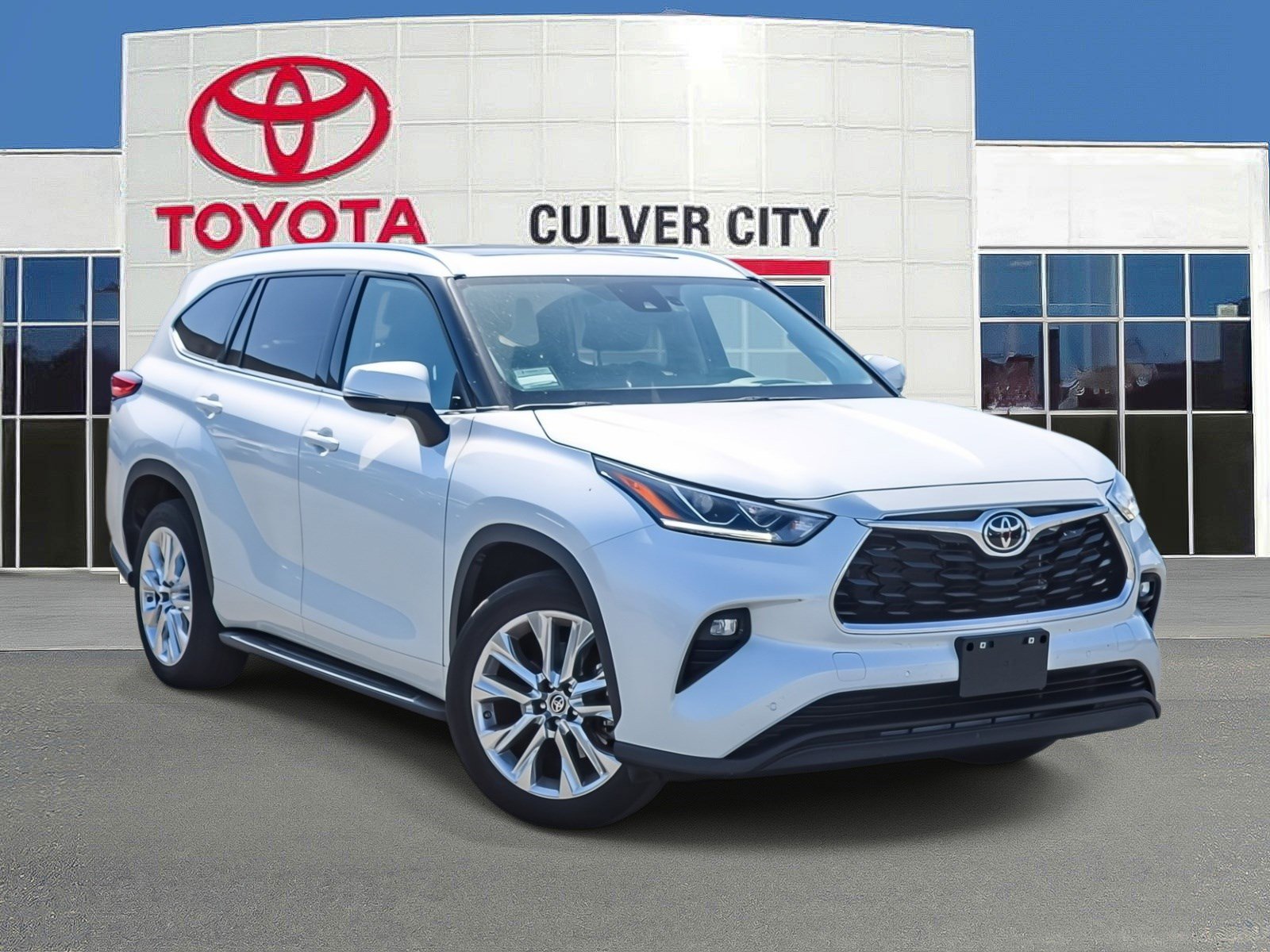 Used 2023 Toyota Highlander Limited