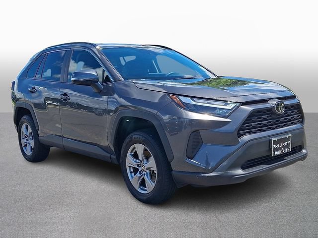 Used 2025 Toyota RAV4 XLE AWD/4WD image 3