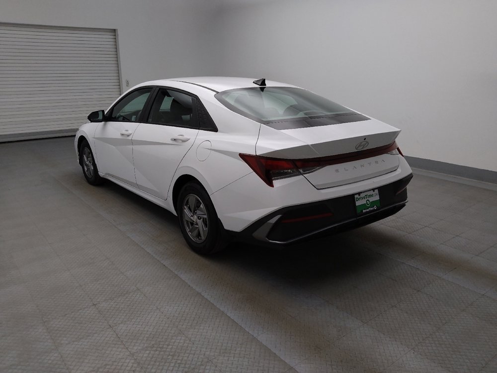 Used 2024 Hyundai Elantra SE image 5