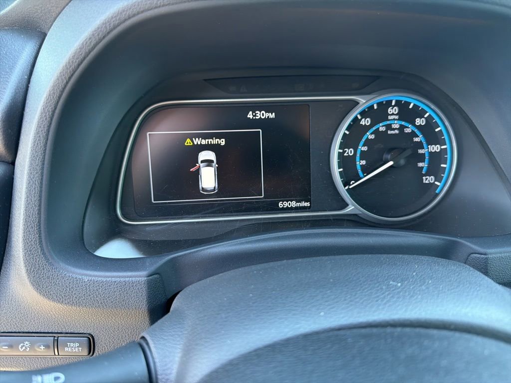 Used 2025 Nissan Leaf S FWD image 8