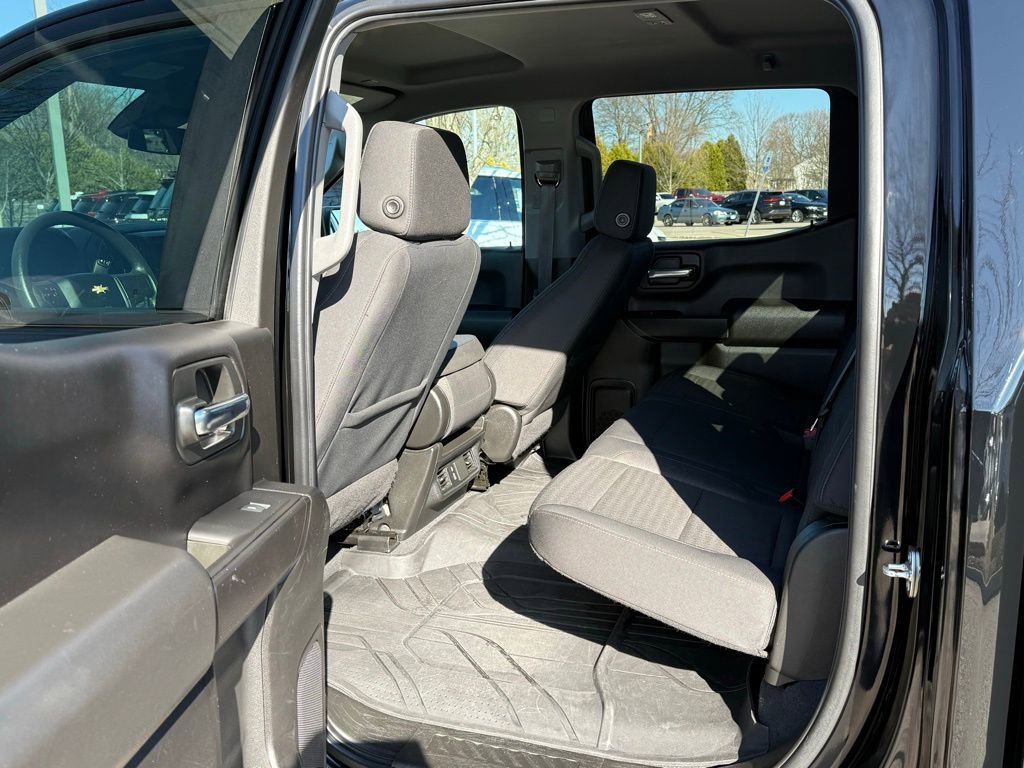 Used 2024 Chevrolet Silverado 1500 Custom w/ Turbomax Blackout Package image 11