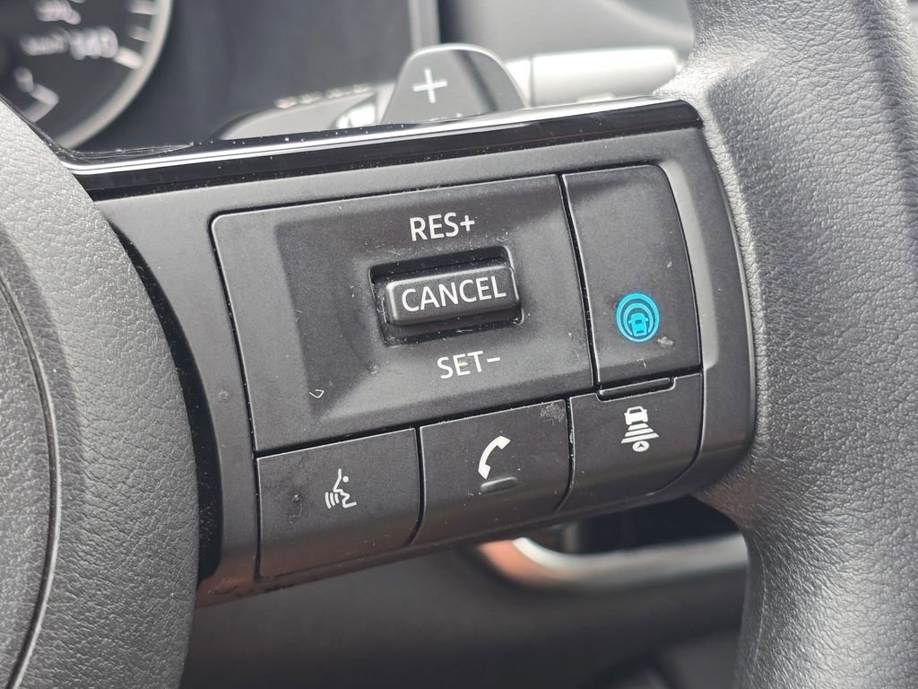 Used 2023 Nissan Rogue SV AWD/4WD image 15
