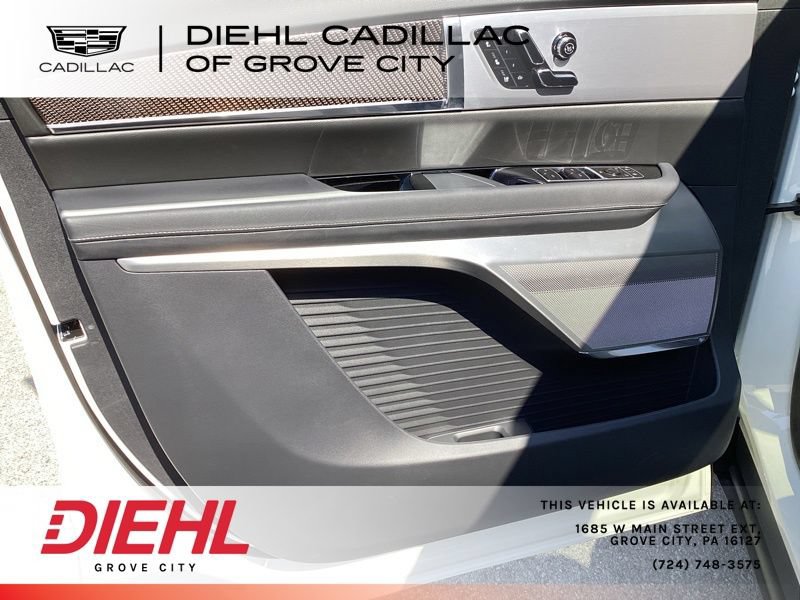 New 2027 Cadillac Vistiq Sport w/ LPO, Floor Liner Package AWD/4WD image 13