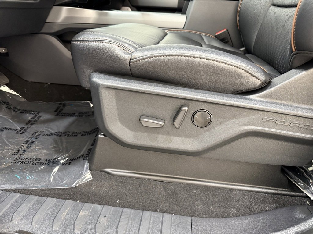 New 2026 Ford F350 4x4 Crew Cab Super Duty image 14