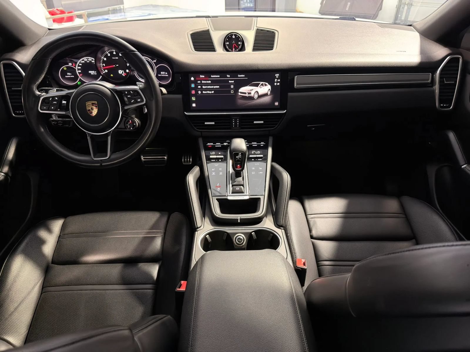 Used 2022 Porsche Cayenne S Platinum AWD/4WD image 32