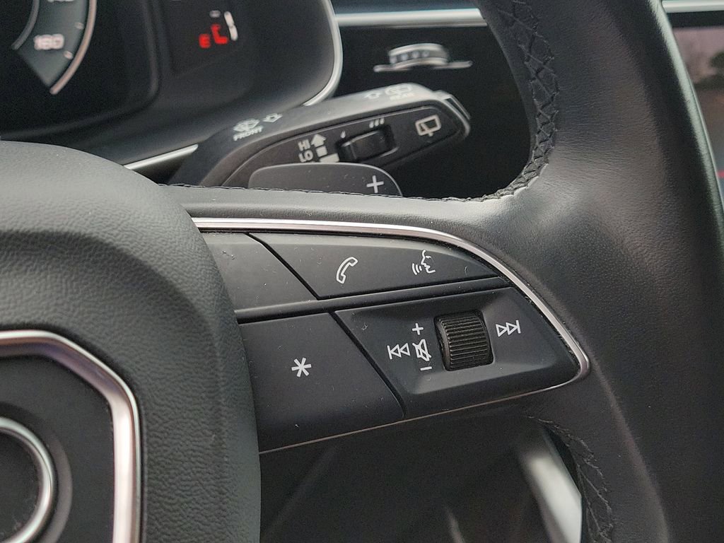 Used 2021 Audi Q8 Premium Plus w/ Premium Plus Package image 32