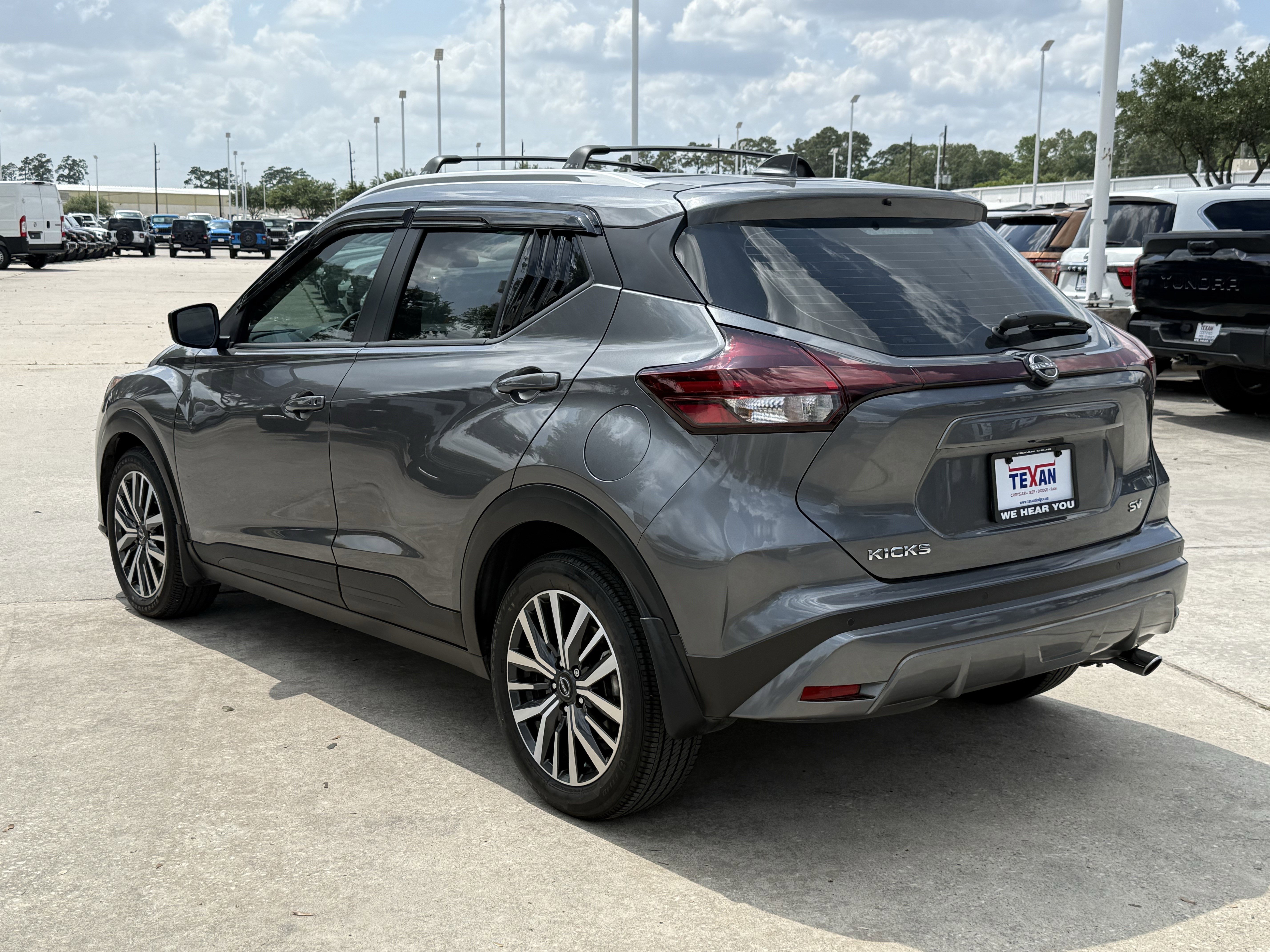 Used 2024 Nissan Kicks SV w/ Exterior Package FWD image 7