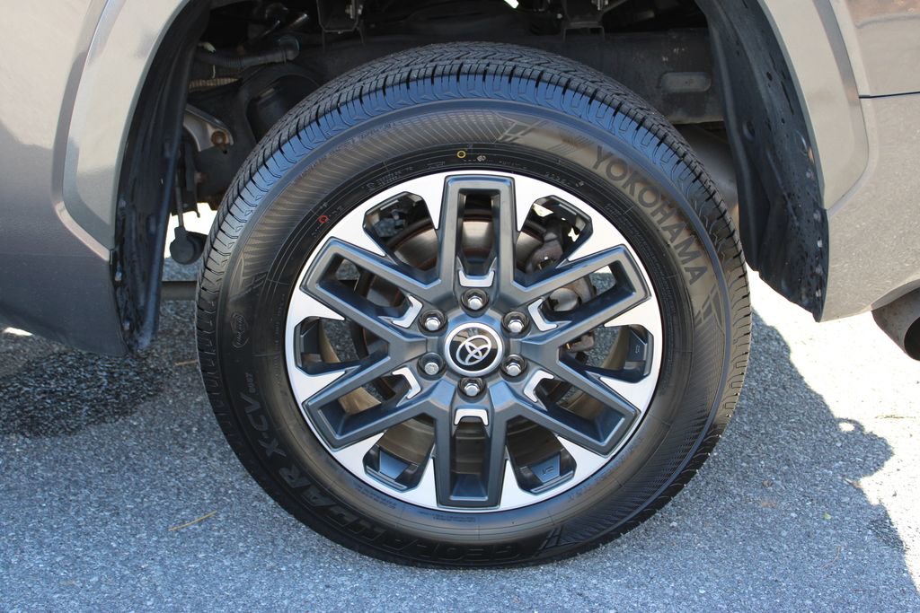 Used 2022 Toyota Tundra Limited image 34