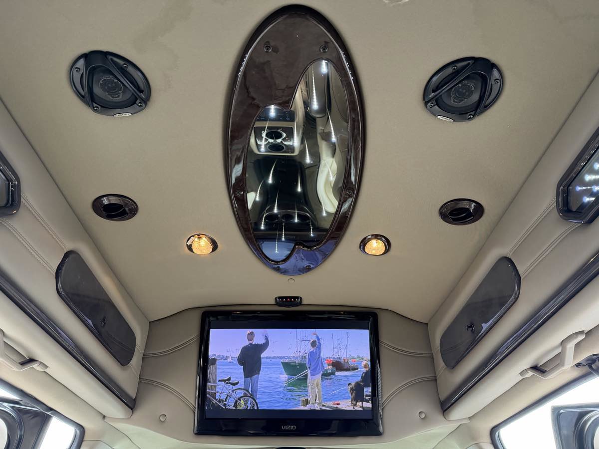 Used 2012 Chevrolet Express 1500 image 37