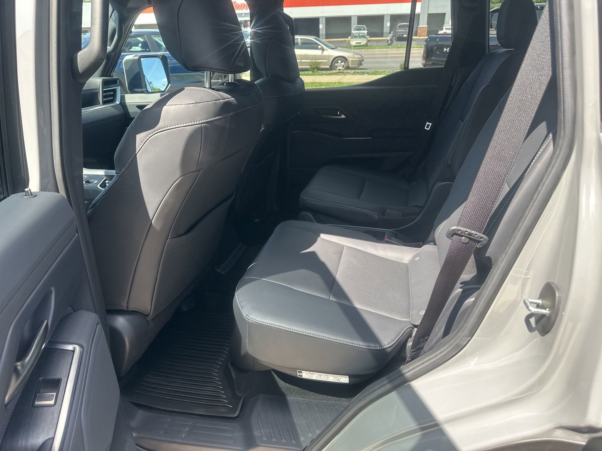 Used 2024 Lexus GX 550 w/ Accessory Package (31) image 24