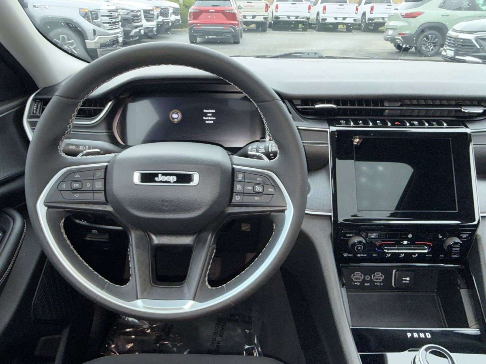 Used 2023 Jeep Grand Cherokee Laredo w/ Luxury Tech Group I image 16