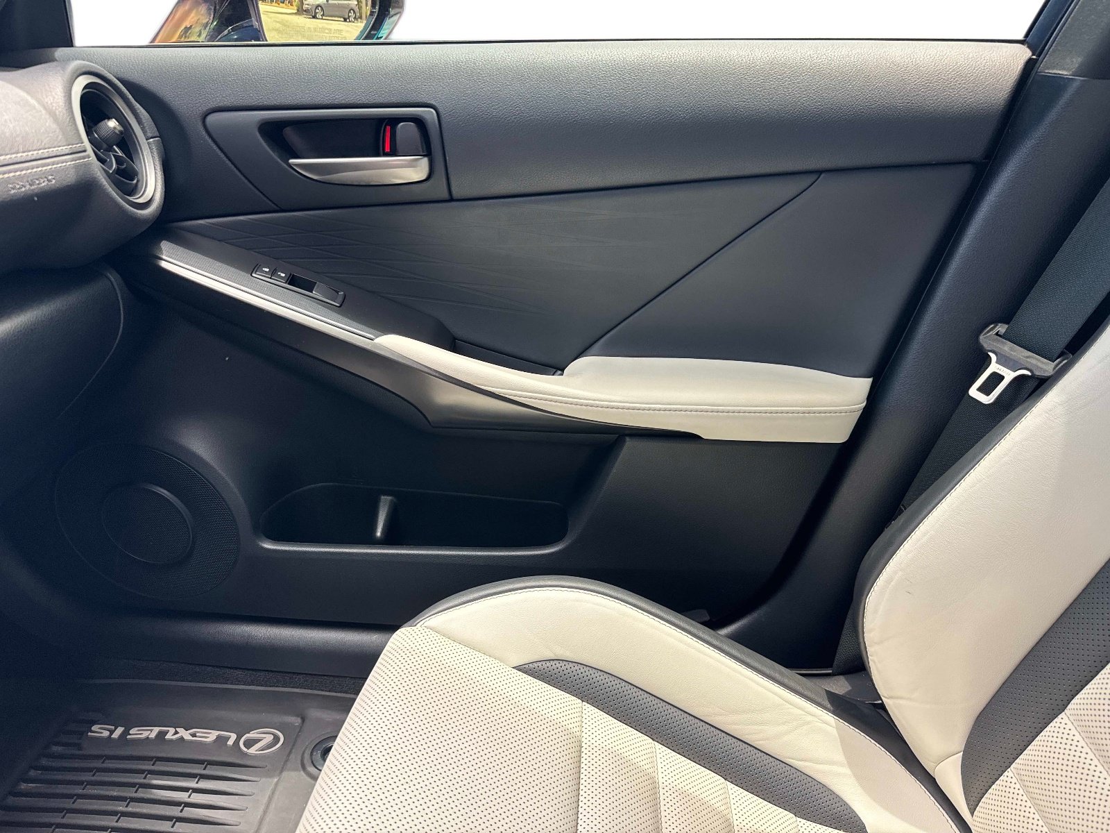 Certified 2022 Lexus IS 350 F Sport RWD image 22