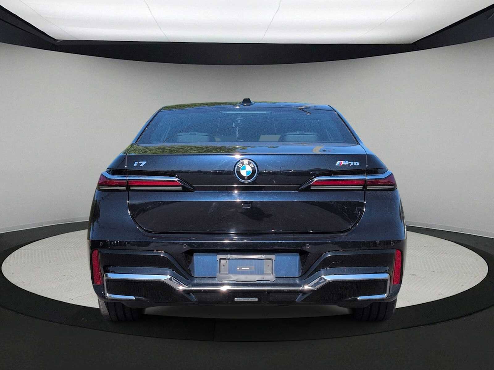 Certified 2024 BMW i7 M70 image 7
