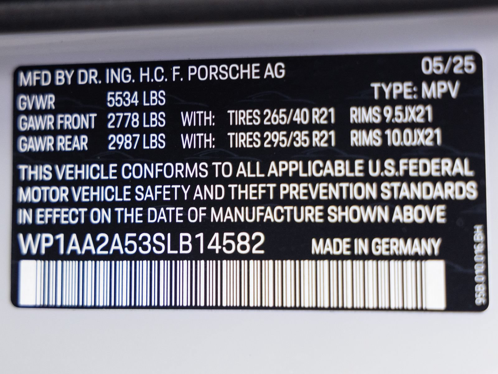 New 2025 Porsche Macan AWD/4WD image 37