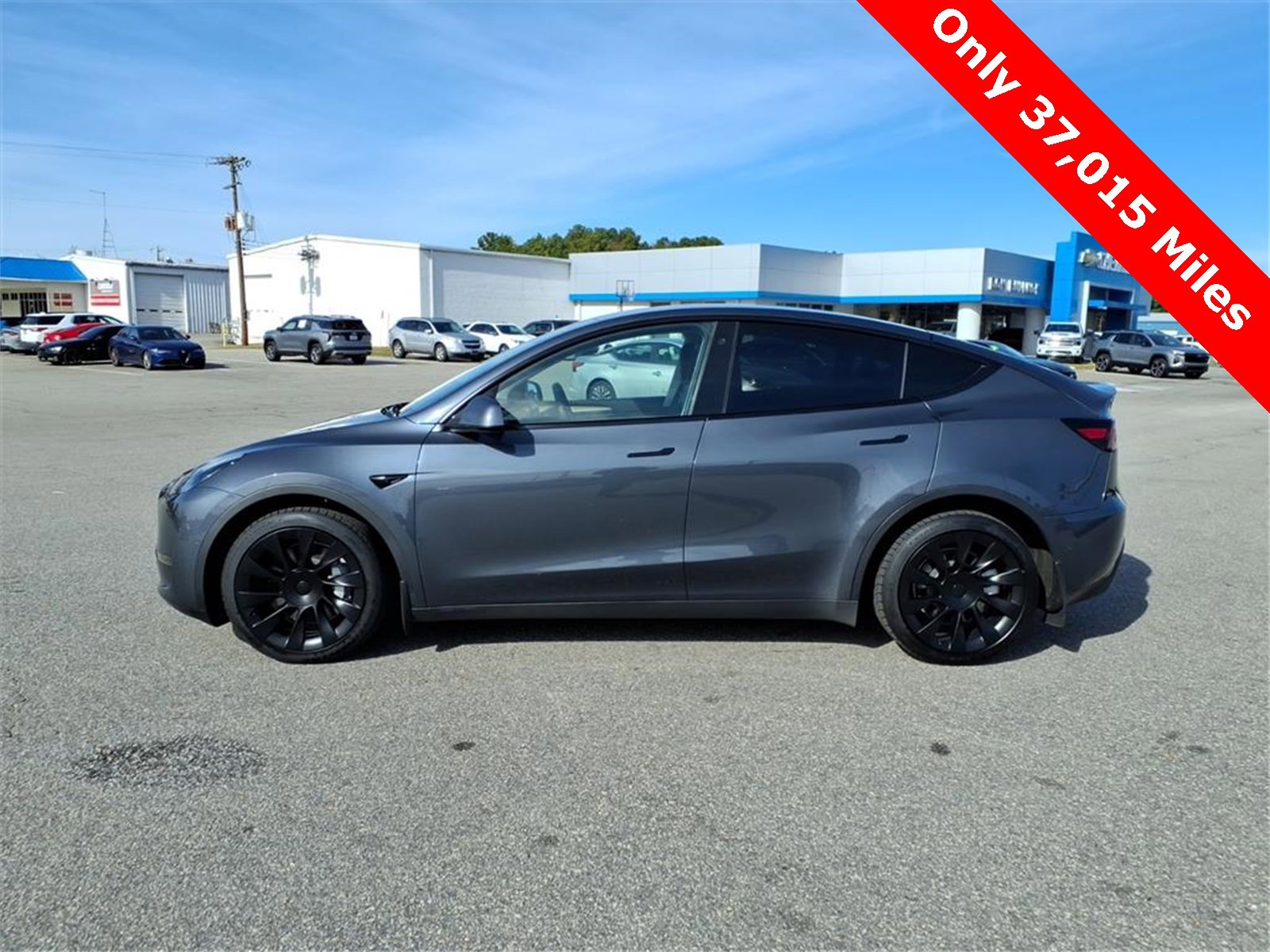 Used 2022 Tesla Model Y Long Range image 2