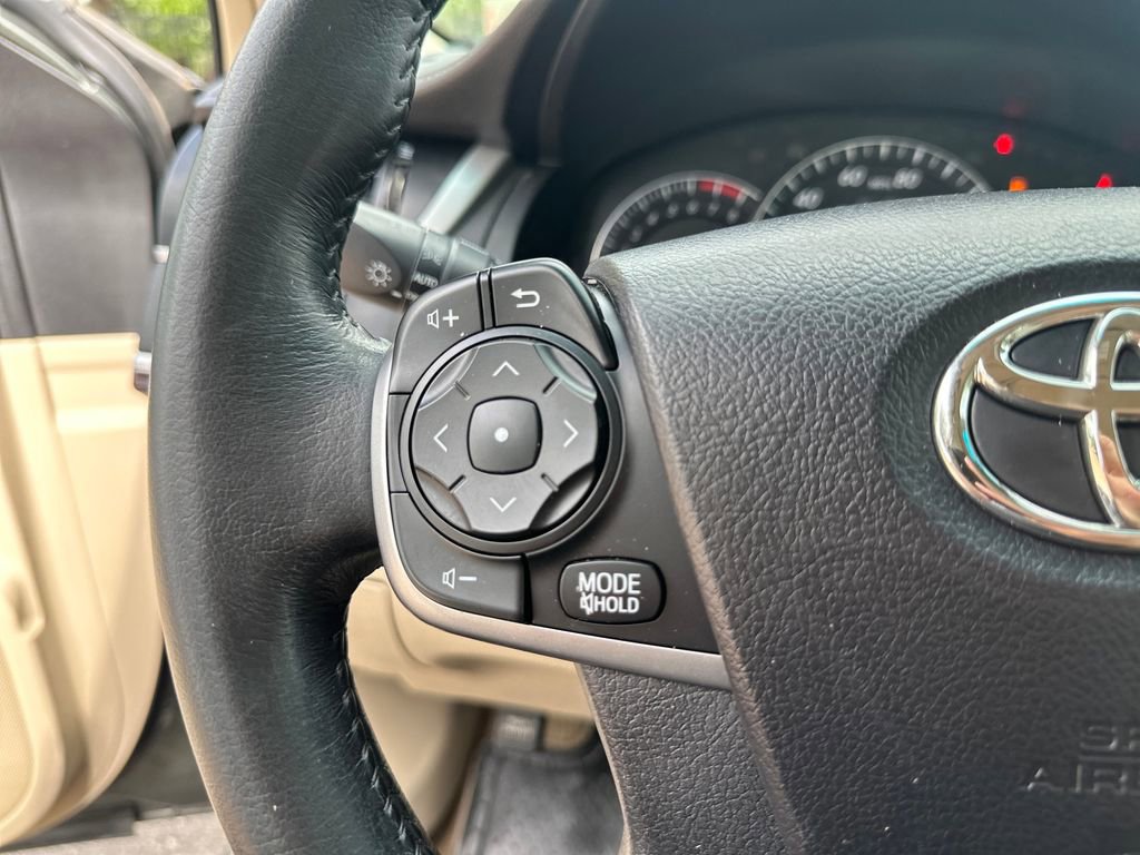 Used 2014 Toyota Camry XLE w/ Convenience Package FWD image 29