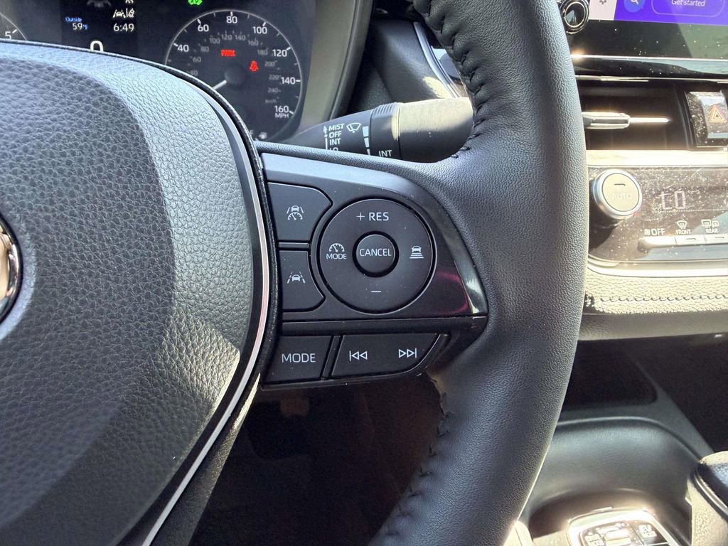 Used 2025 Toyota Corolla SE image 7