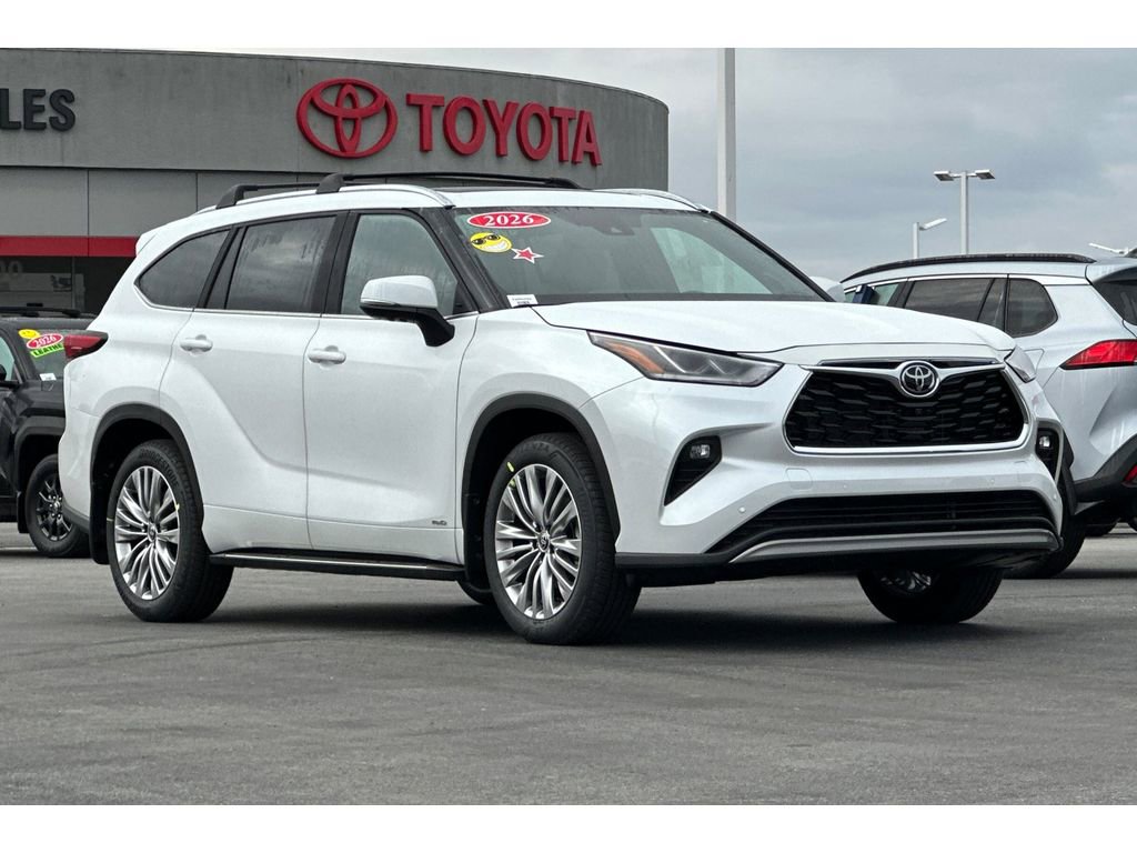 New 2026 Toyota Highlander Platinum image 2