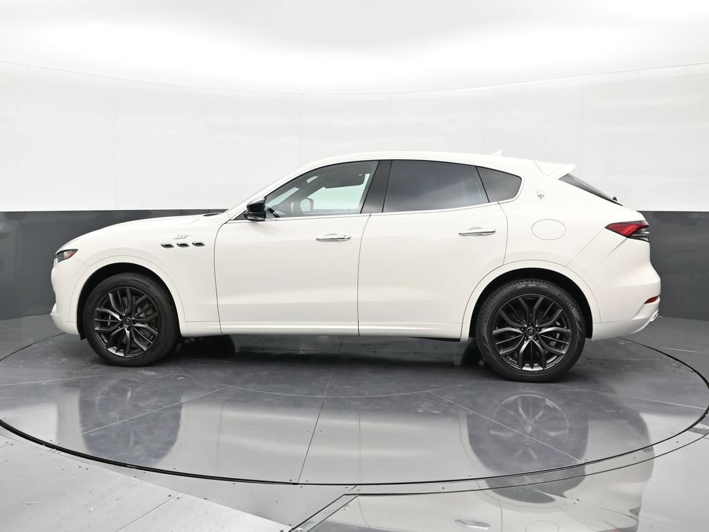 Used 2024 Maserati Levante GT Ultima AWD/4WD image 8