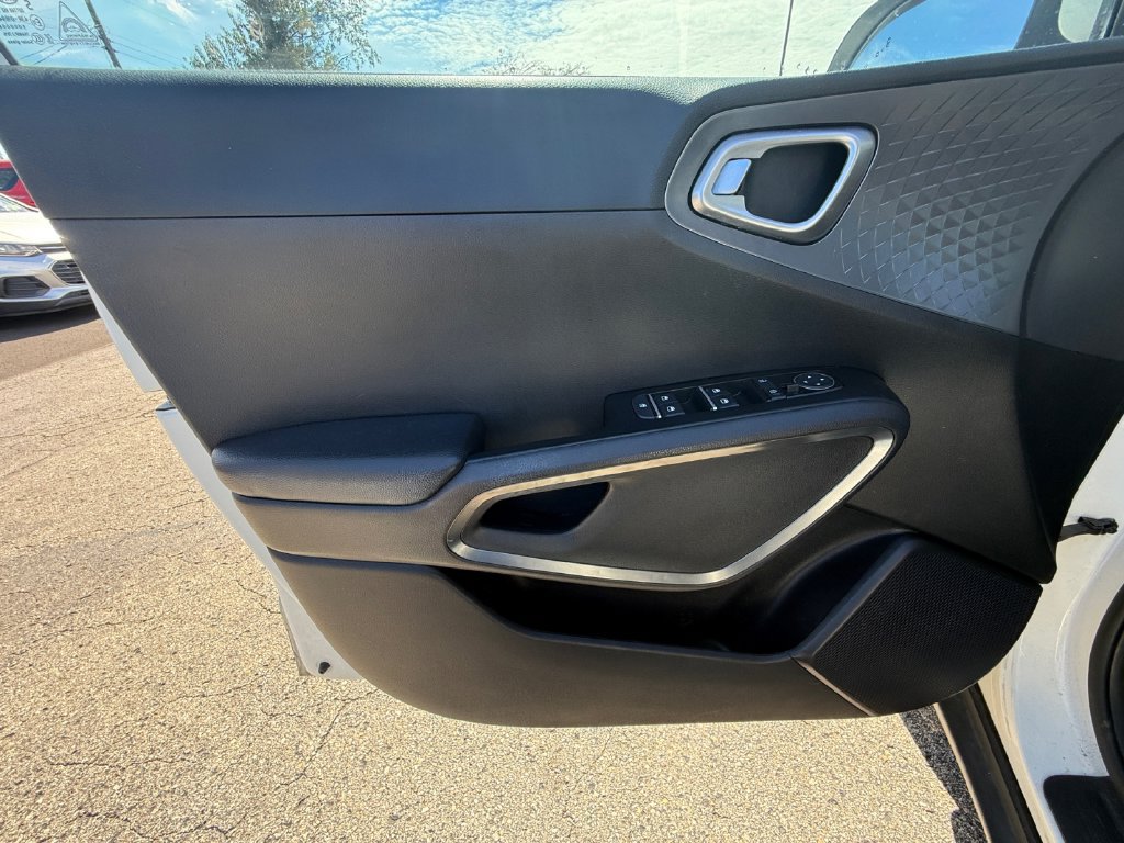Used 2021 Kia Soul S FWD image 13