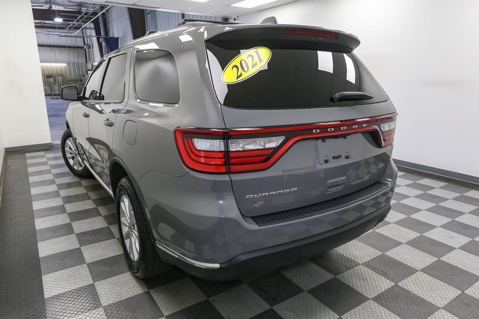 Used 2021 Dodge Durango SXT AWD/4WD image 9