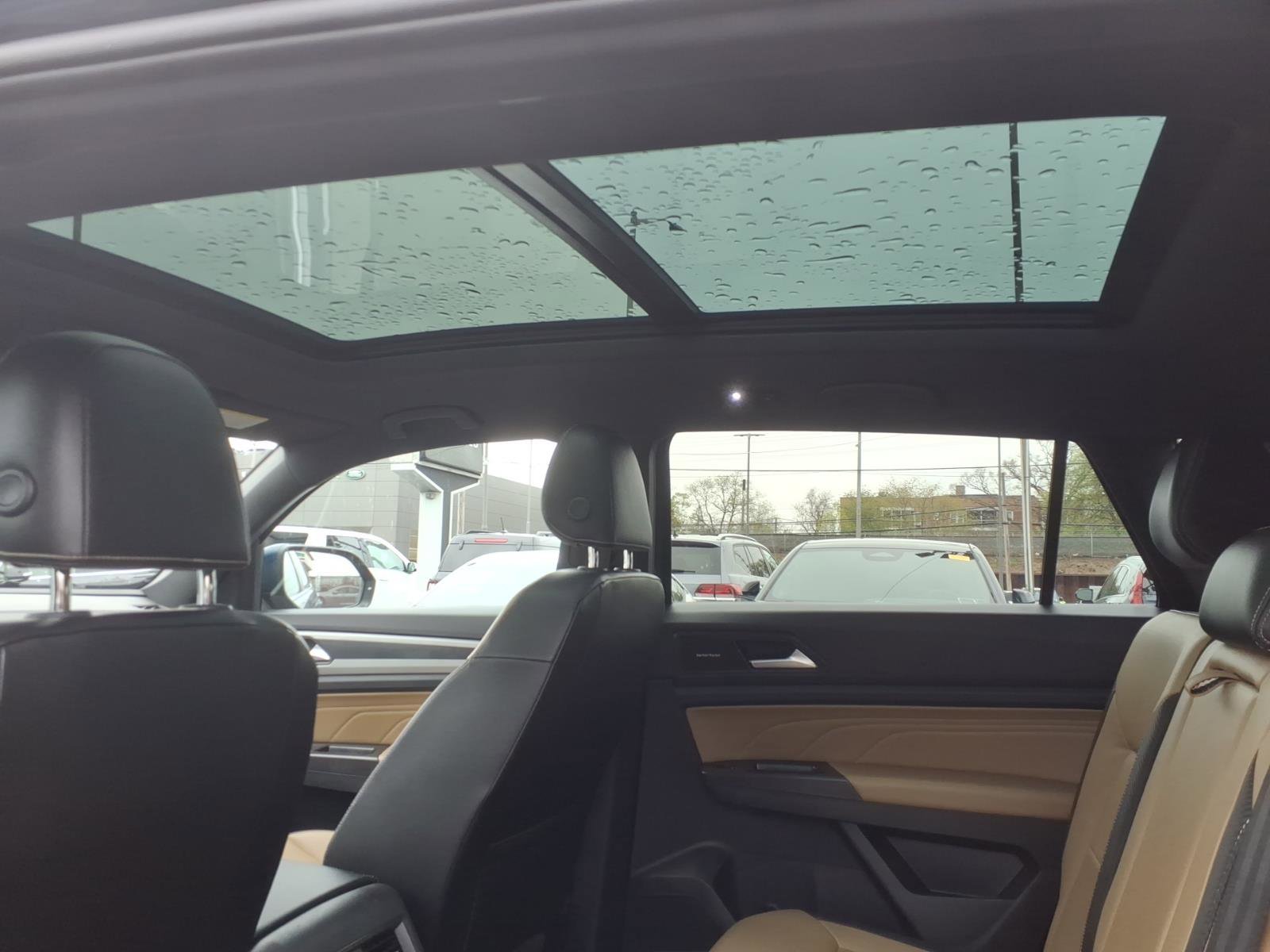 Used 2022 Volkswagen Atlas Cross Sport SE w/ Panoramic Sunroof Package AWD/4WD image 16