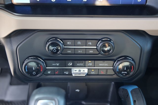 Used 2022 Ford Bronco Wildtrak image 16