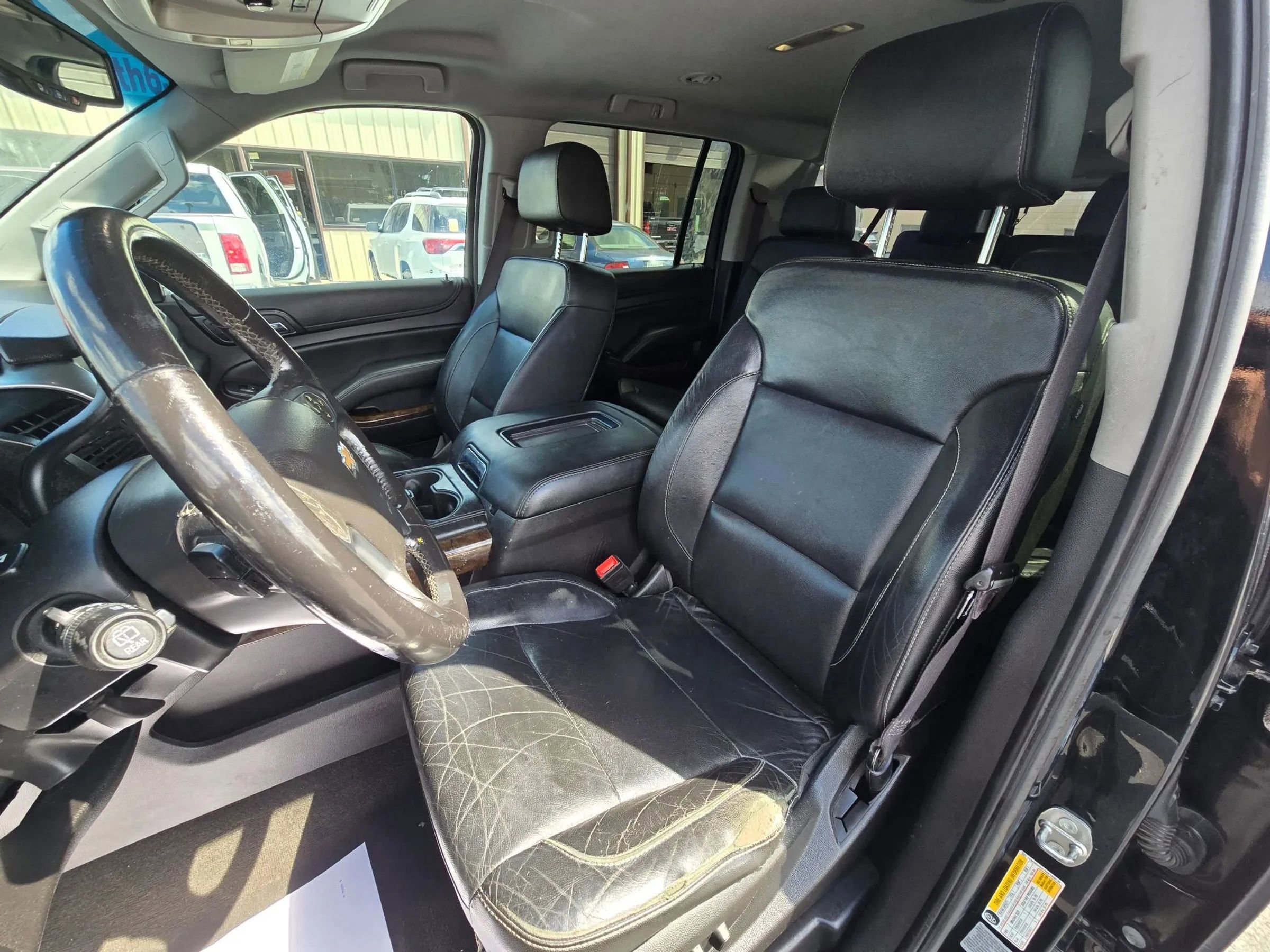 Used 2017 Chevrolet Suburban LT image 9