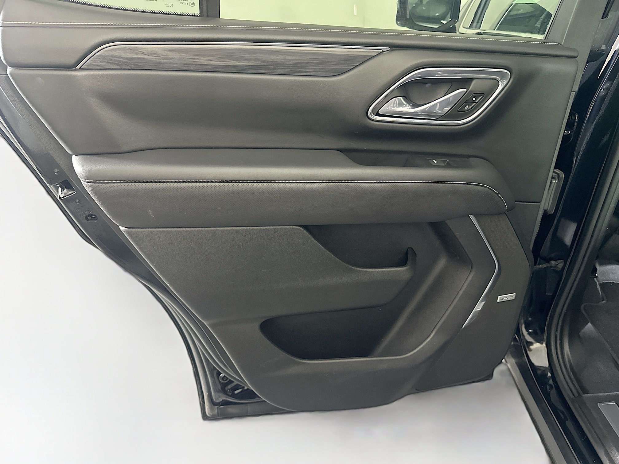 Used 2024 GMC Yukon SLT w/ SLT Premium Package RWD image 28