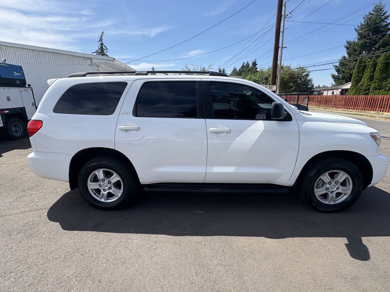 Used 2015 Toyota Sequoia SR5 AWD/4WD image 2