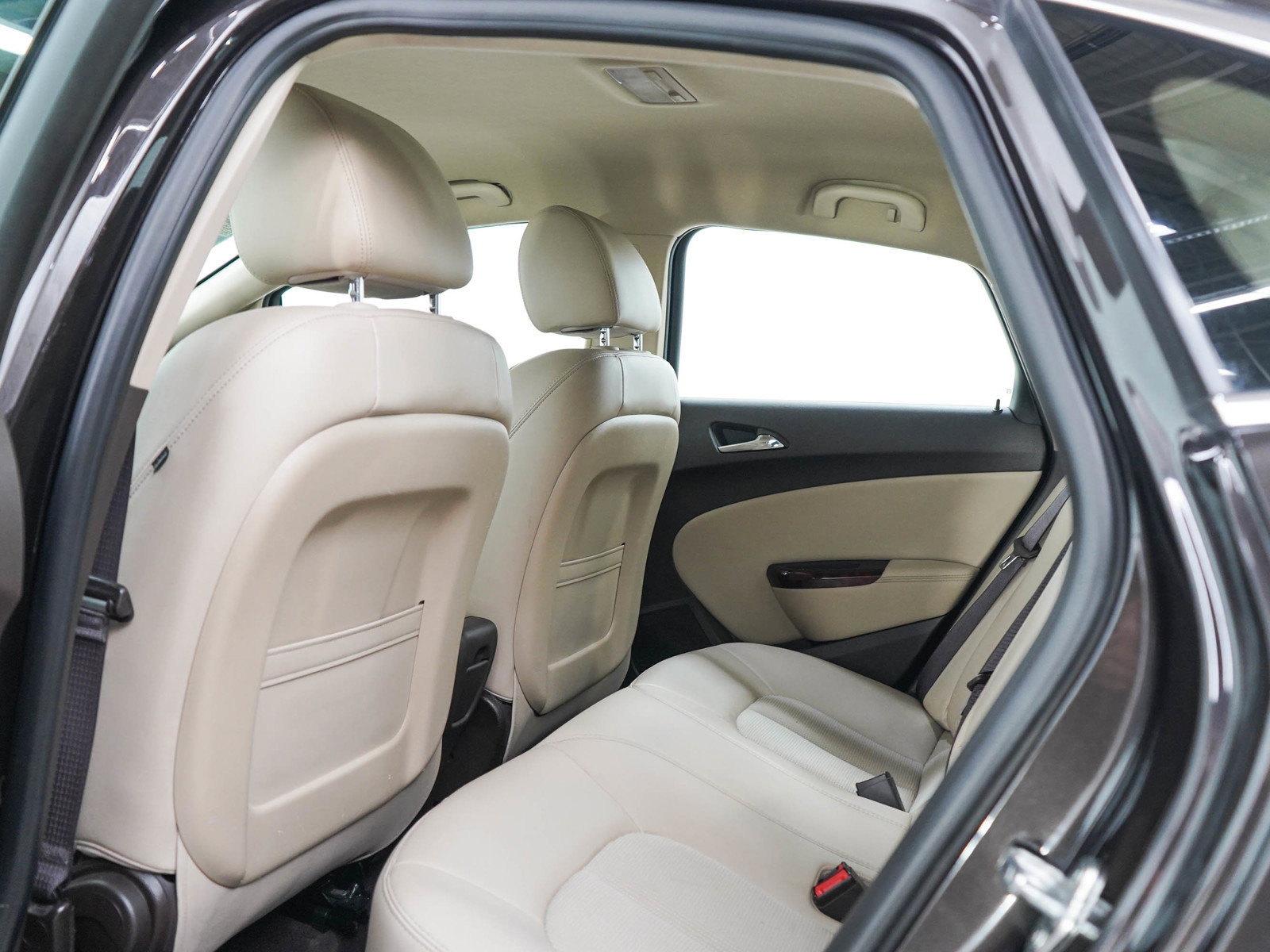 Used 2014 Buick Verano FWD image 16