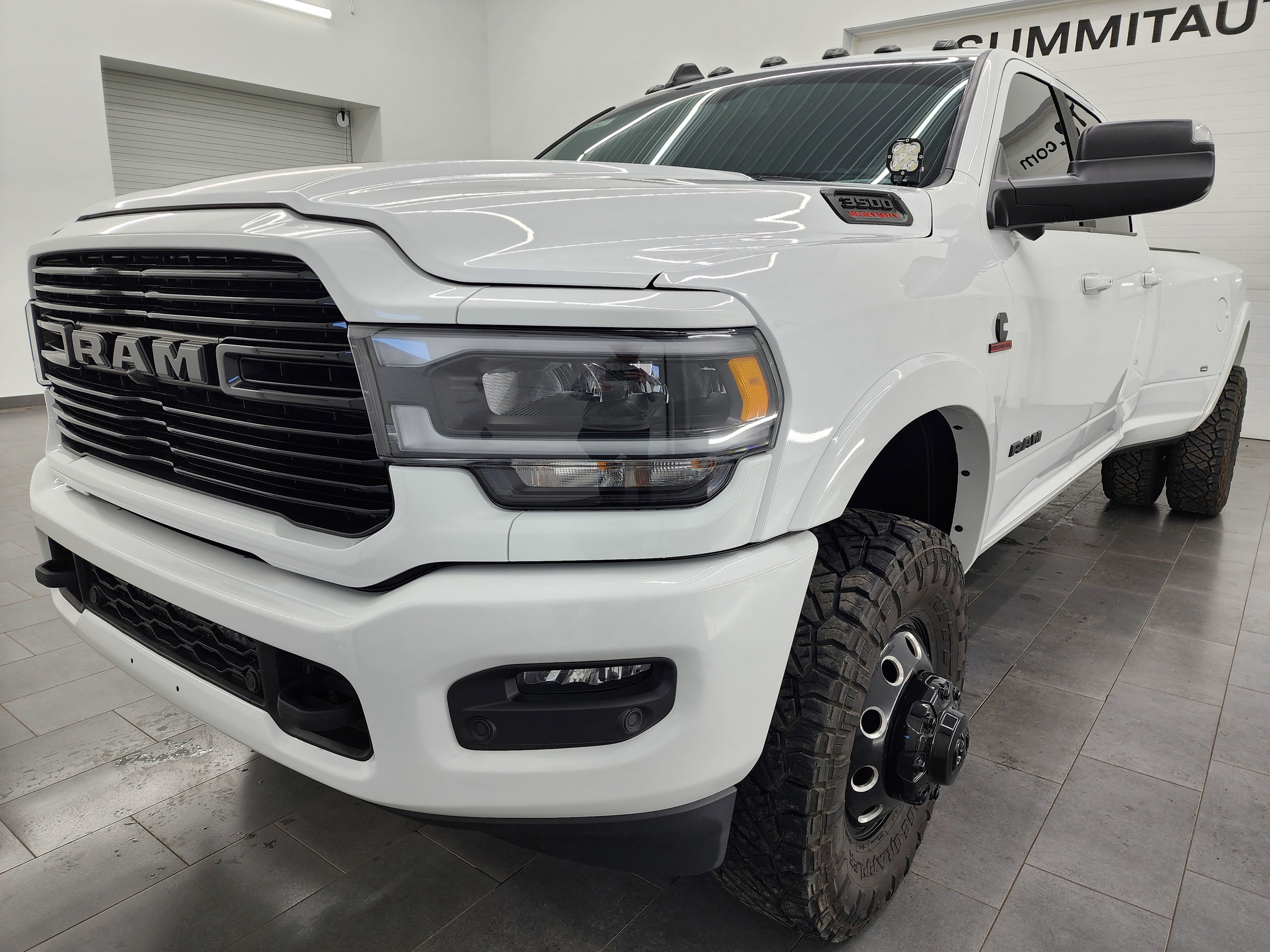 Used 2021 RAM 3500 Laramie w/ Night Edition image 7