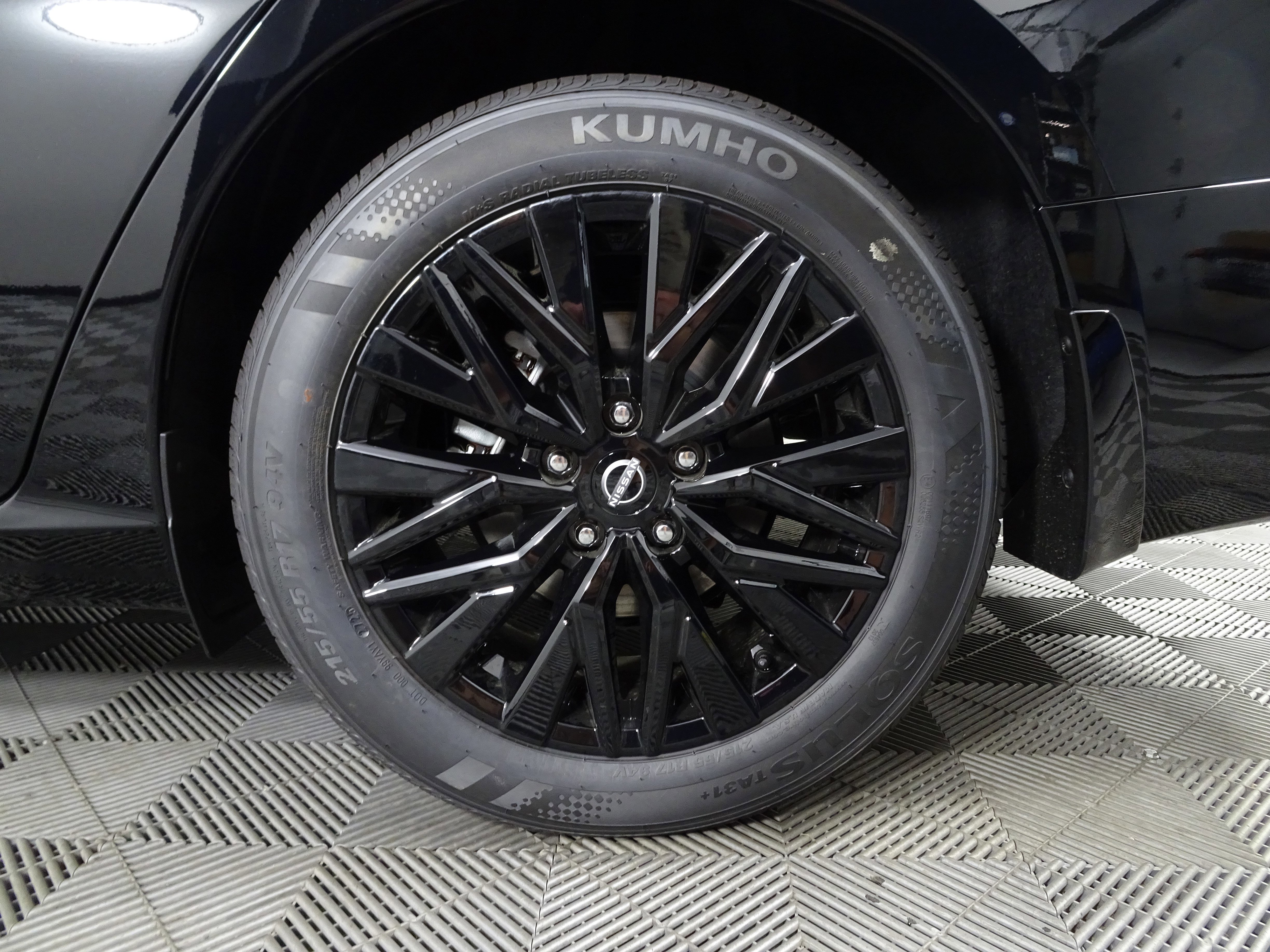 New 2025 Nissan Altima 2.5 SV w/ SV Special Edition Package image 13