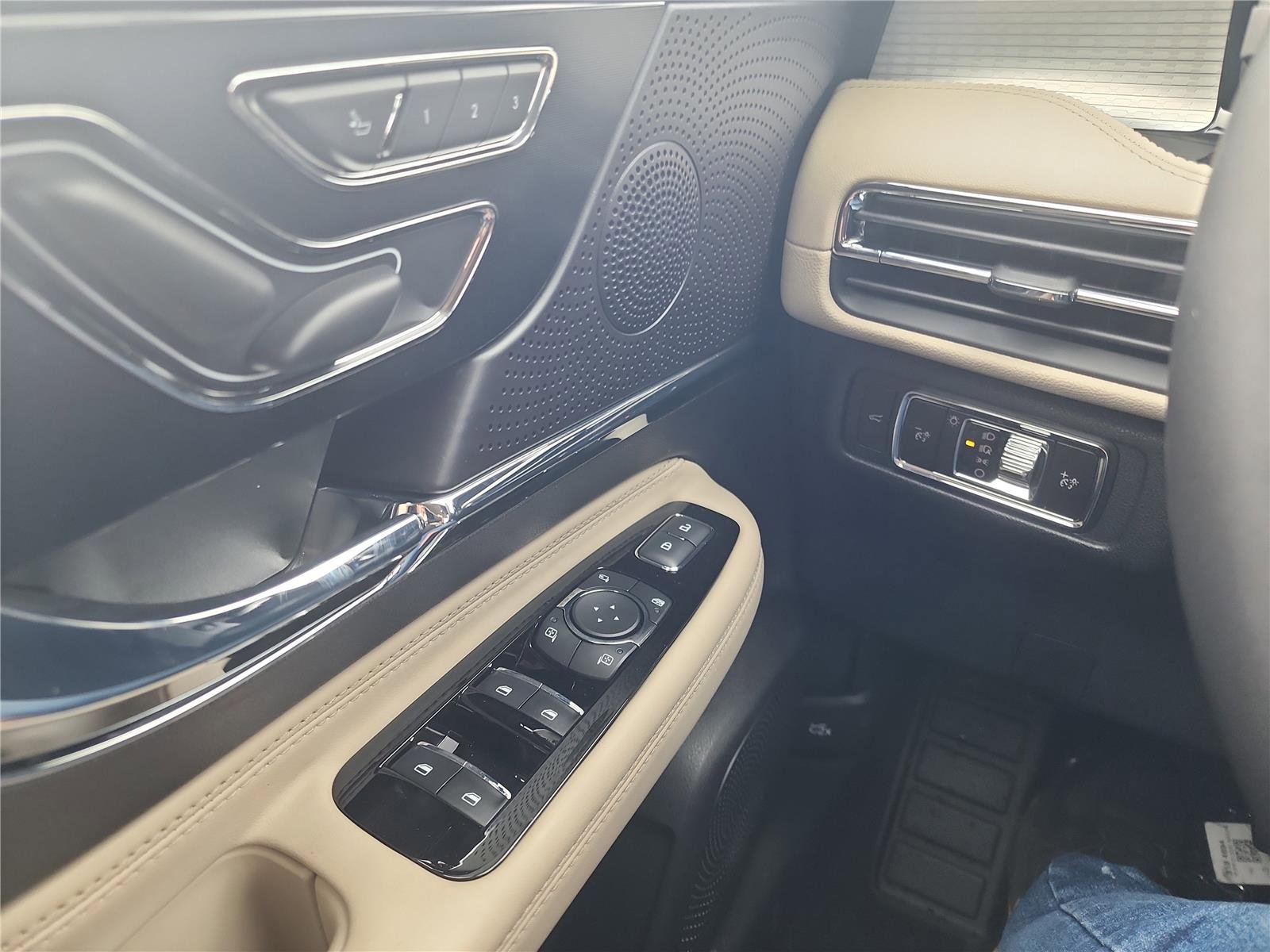 New 2026 Lincoln Corsair Premiere image 29