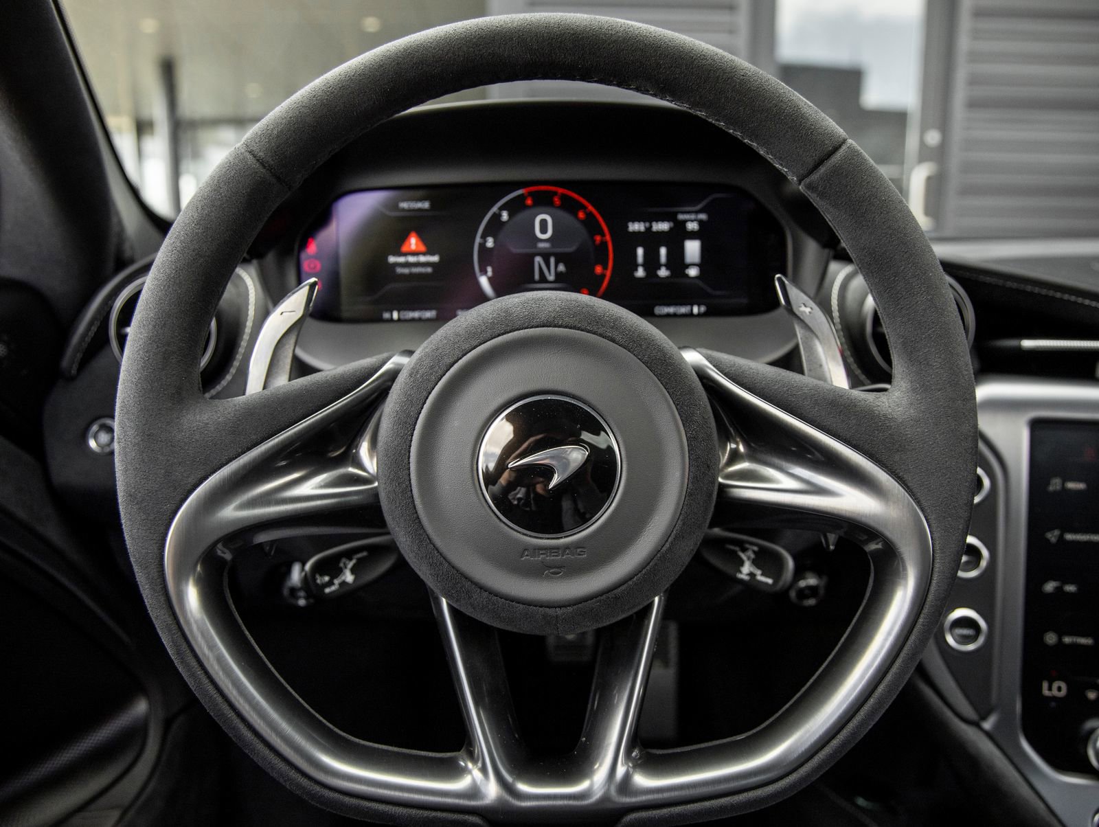 Used 2024 McLaren 750S Spider image 31