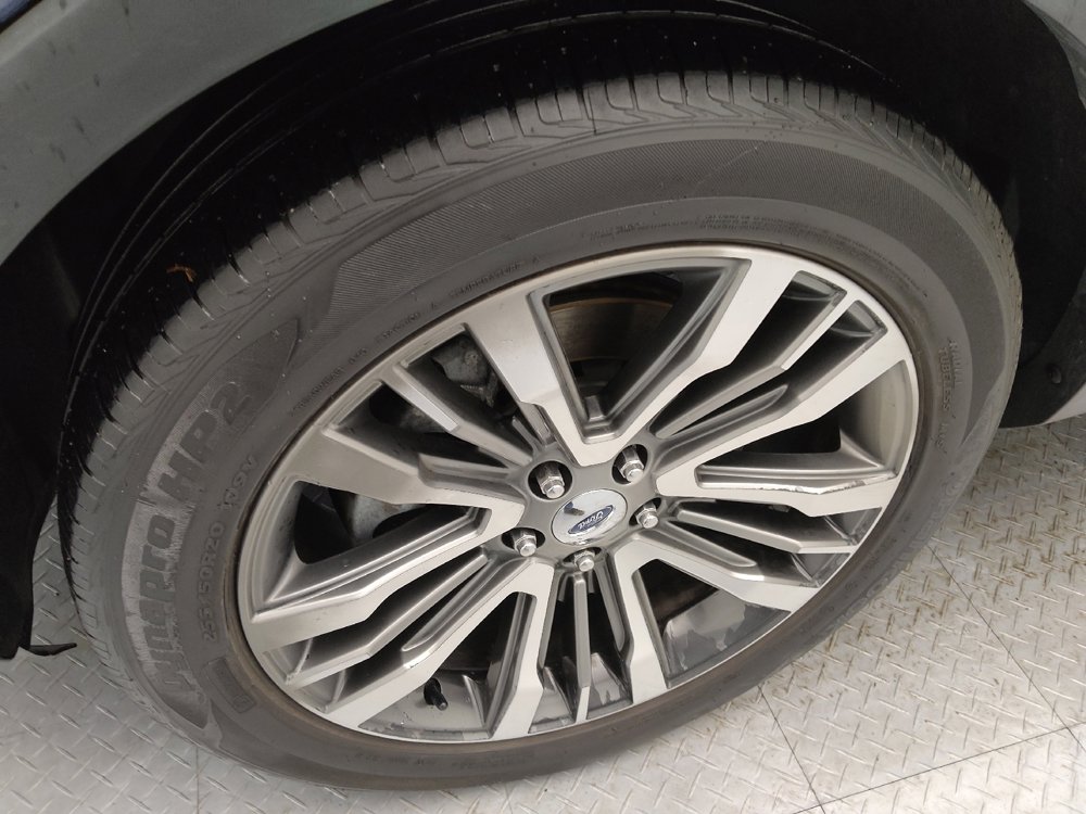 Used 2017 Ford Explorer Platinum image 31