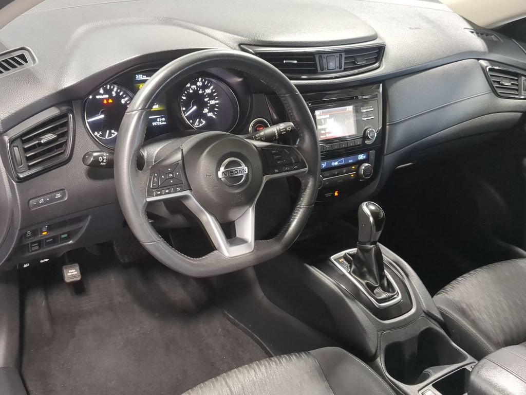 Used 2017 Nissan Rogue SV AWD/4WD image 12