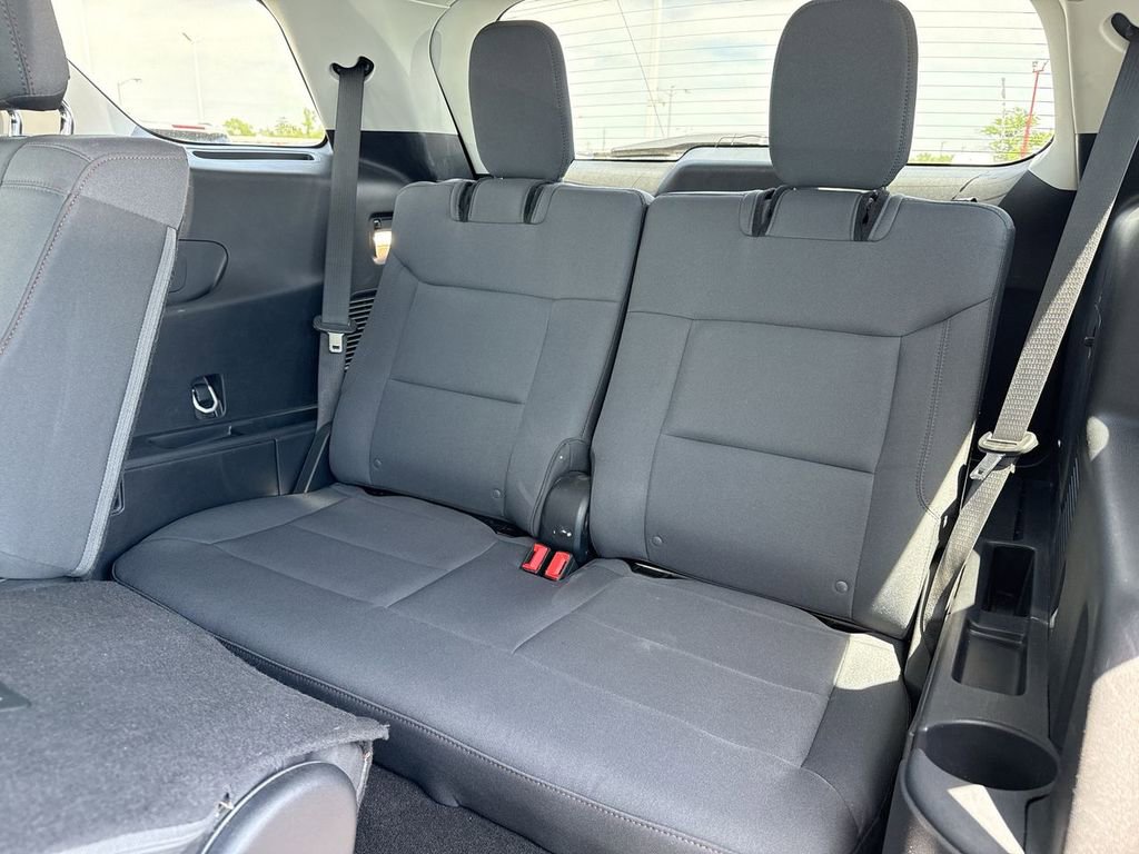 Used 2025 Ford Explorer Active AWD/4WD image 24