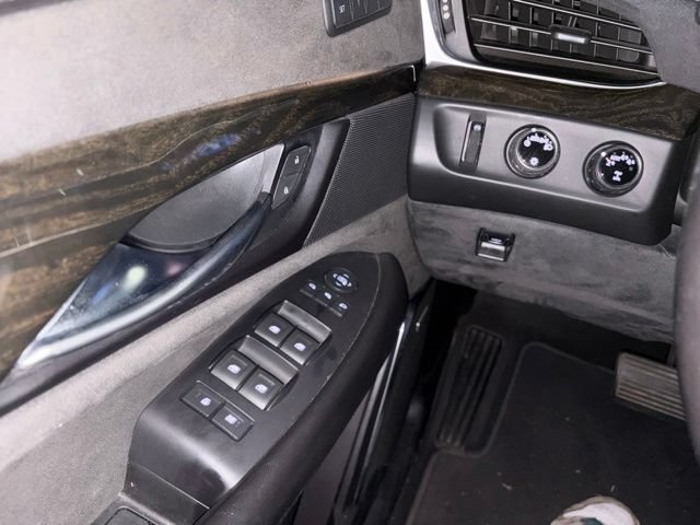 Used 2019 Cadillac Escalade ESV Platinum AWD/4WD image 18