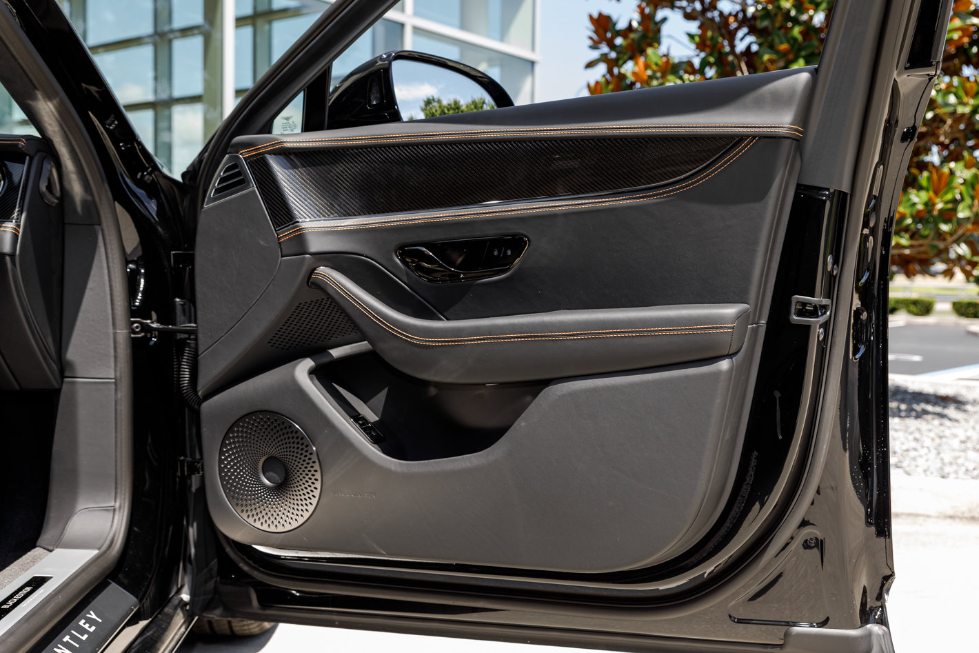 New 2025 Bentley Flying Spur Plug-In Hybrid image 37